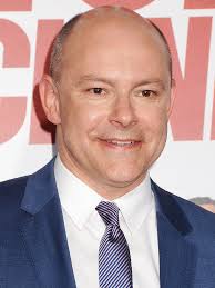 How tall is Rob Corddry?
